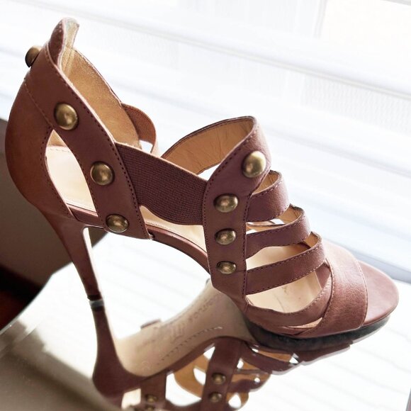 Chic Nude heels - 4 inch heel Size 8 - Picture 1 of 6